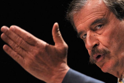 Vicente Fox talks democracy, Mexico