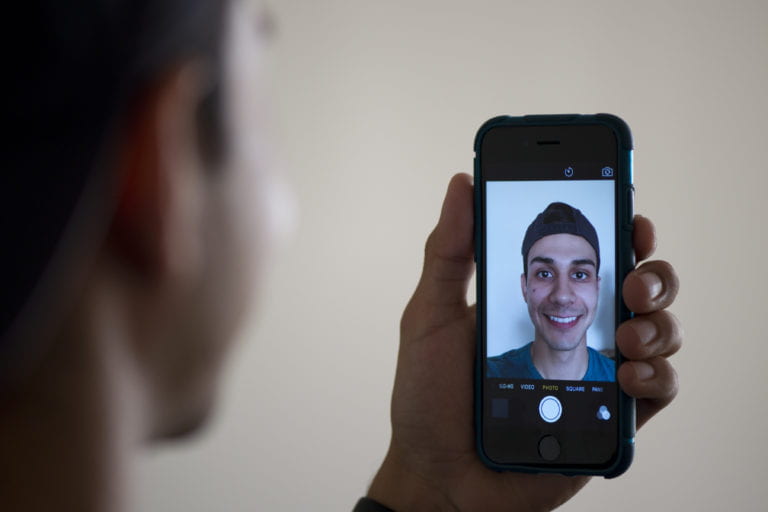UCI study links selfies, happiness