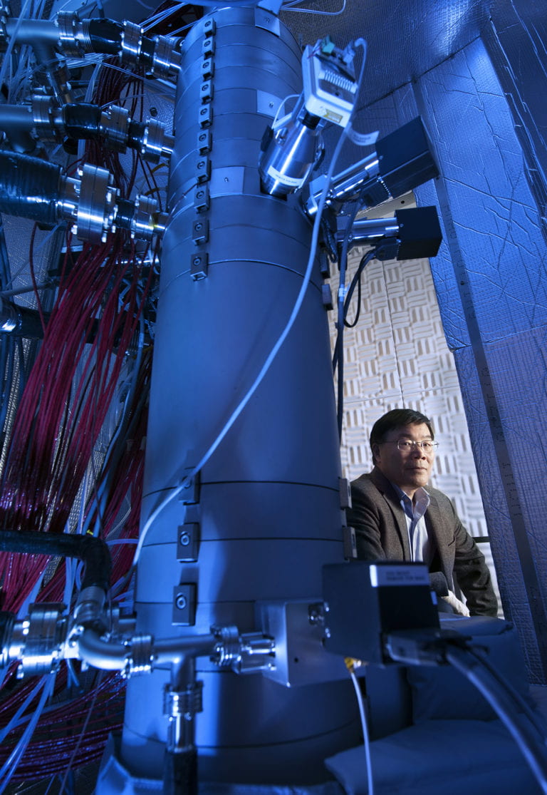 Newswise: UCI Scientists Observe Effects of Heat in Materials with Atomic Resolution