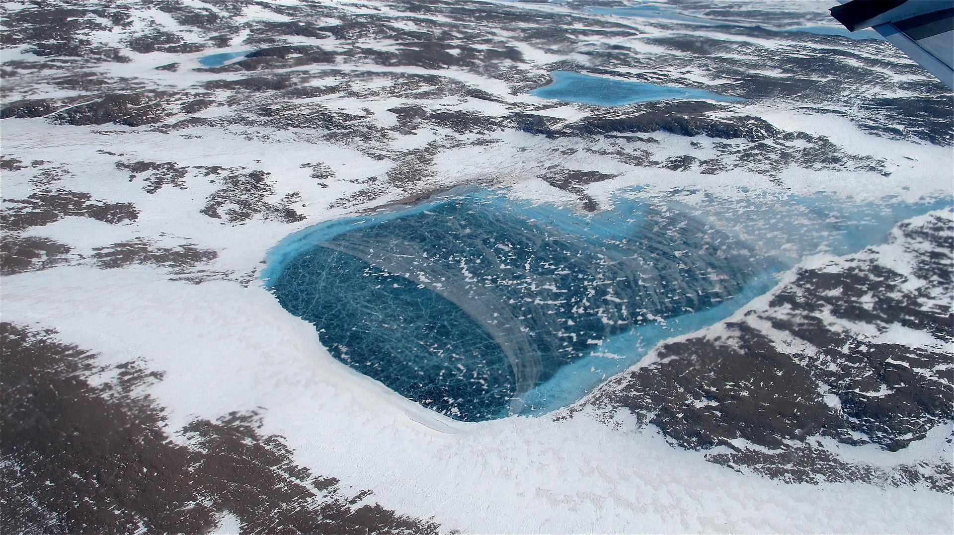 Het smelten van de Groenlandse ijskap versnelt en vertraagt ​​op Antarctica – UCI News